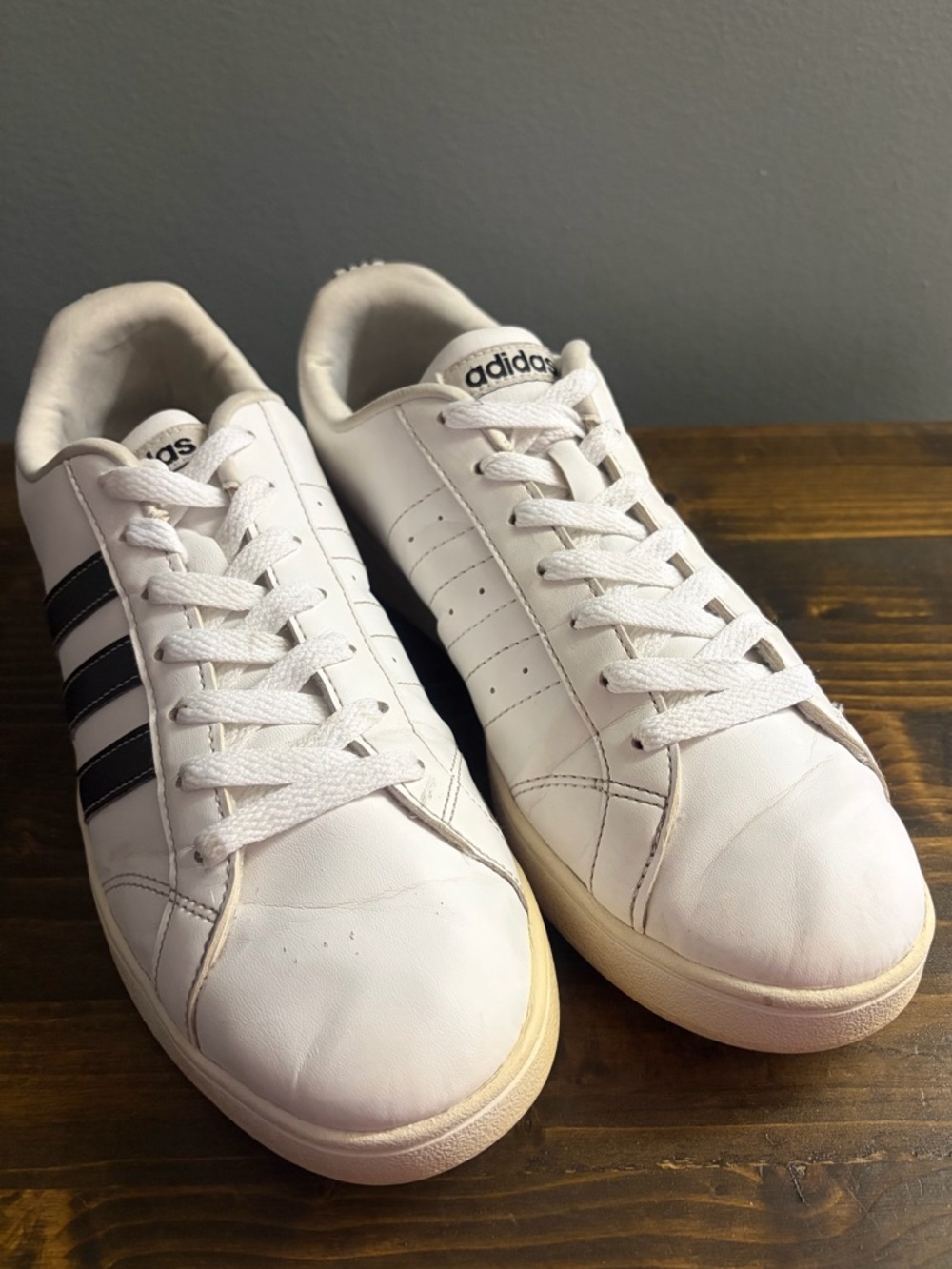 adidas White Low-Top Sneakers with Black Stripes Women’s Size 10 Mens 9.